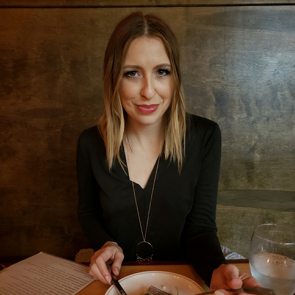 Meet your Posher, Whitney - Picture 1 of 2